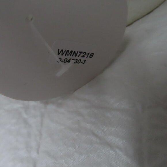 NWT Amber Brown with Blonde highlights Synthetic Bob WMN7216 Wig Basic Cap - Picture 8 of 9